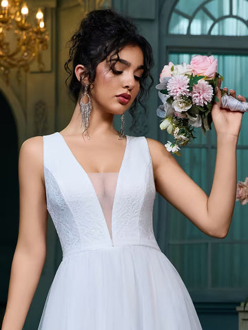 Women's Elegant Sleeveless V-Neck Wedding Dress – Lace-Trimmed Bridal Gown with Train