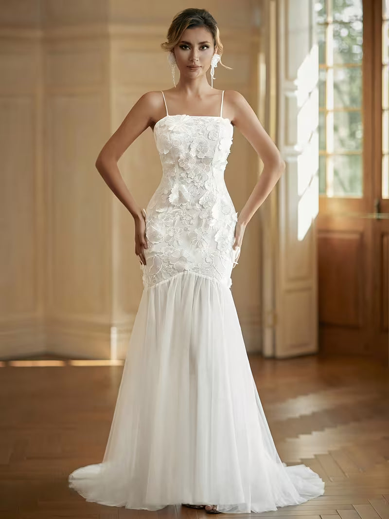 Women's Elegant Mermaid Wedding Dress – V-Neck Lace Embroidered Bridal Gown with Beaded Train