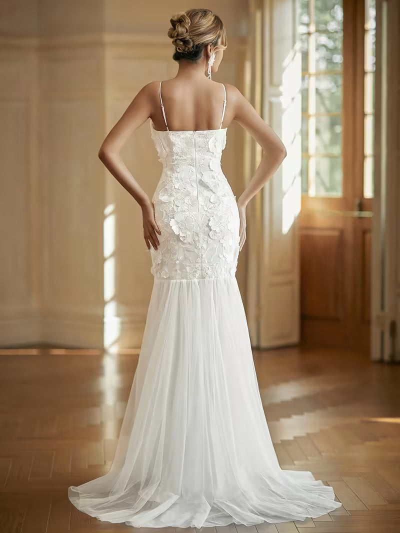 Women's Elegant Mermaid Wedding Dress – V-Neck Lace Embroidered Bridal Gown with Beaded Train