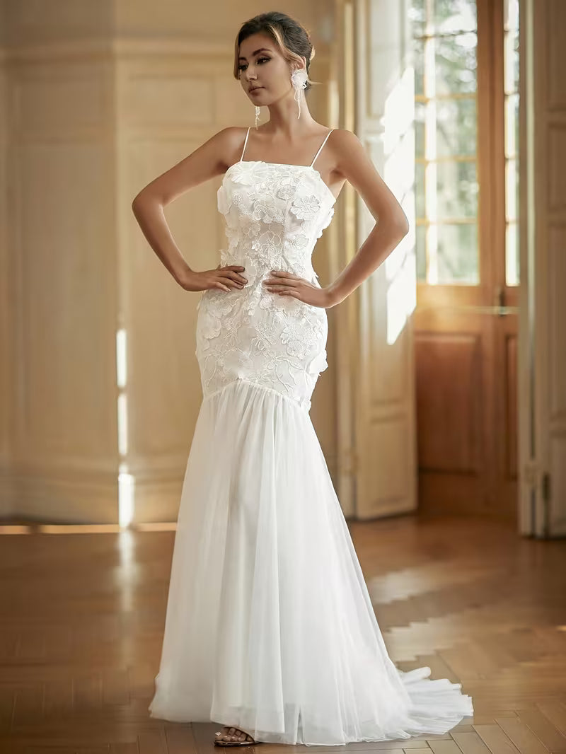 Women's Elegant Mermaid Wedding Dress – V-Neck Lace Embroidered Bridal Gown with Beaded Train